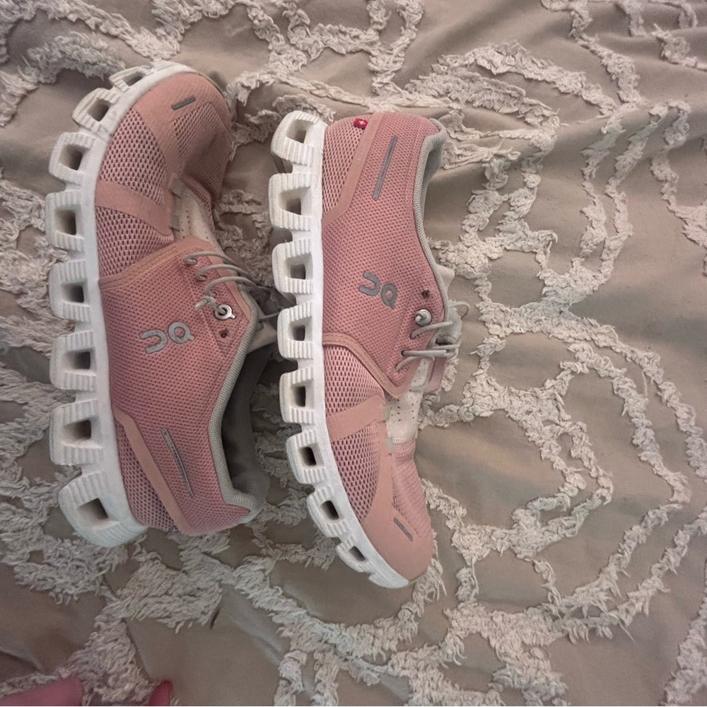 Pink ON CLOUDS - Picture 5 of 5